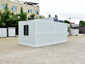 Prefabricated classrooms in folding box houses